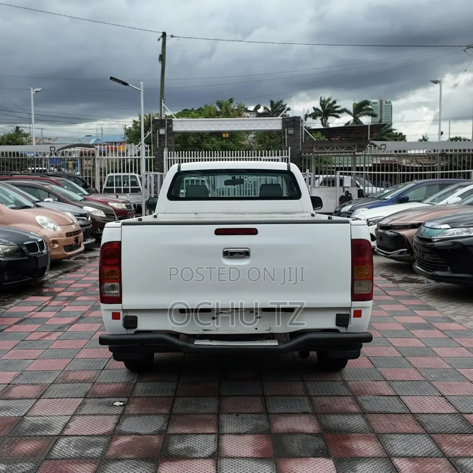 Toyota Hilux 2006 White