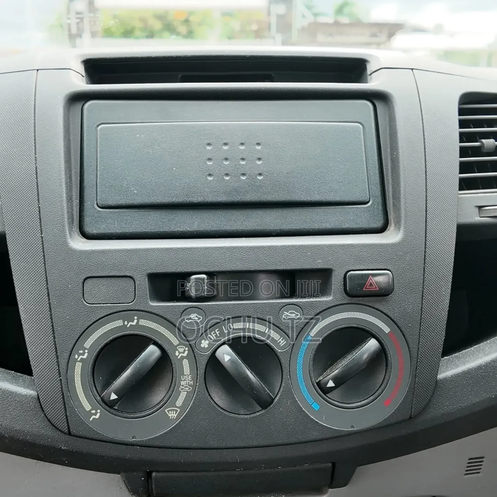 Toyota Hilux 2006 White