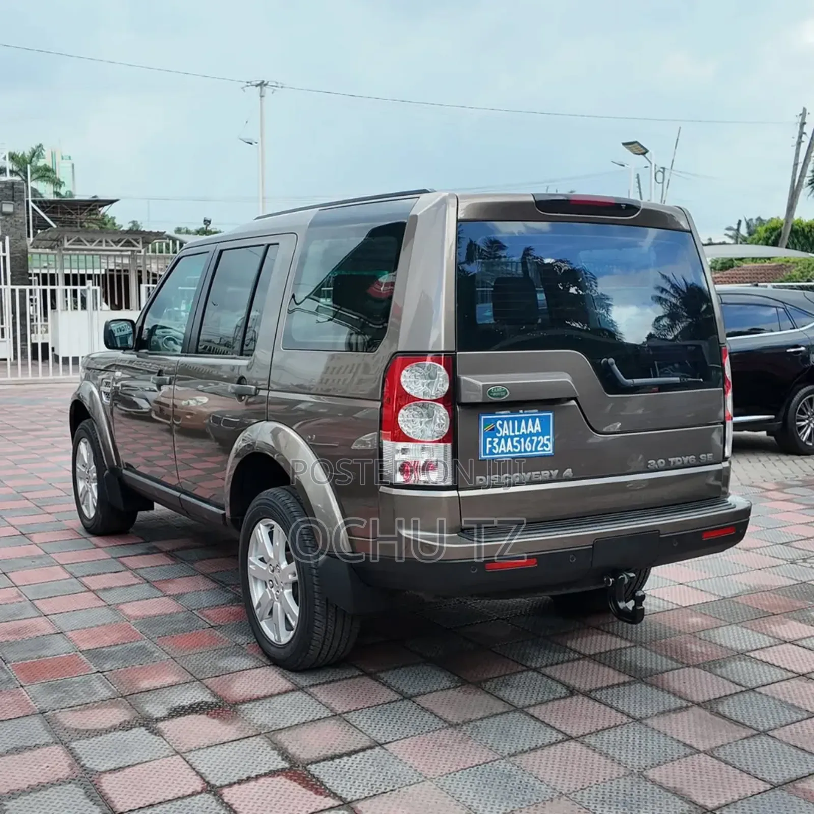 Land Rover Discovery 2010 Gray
