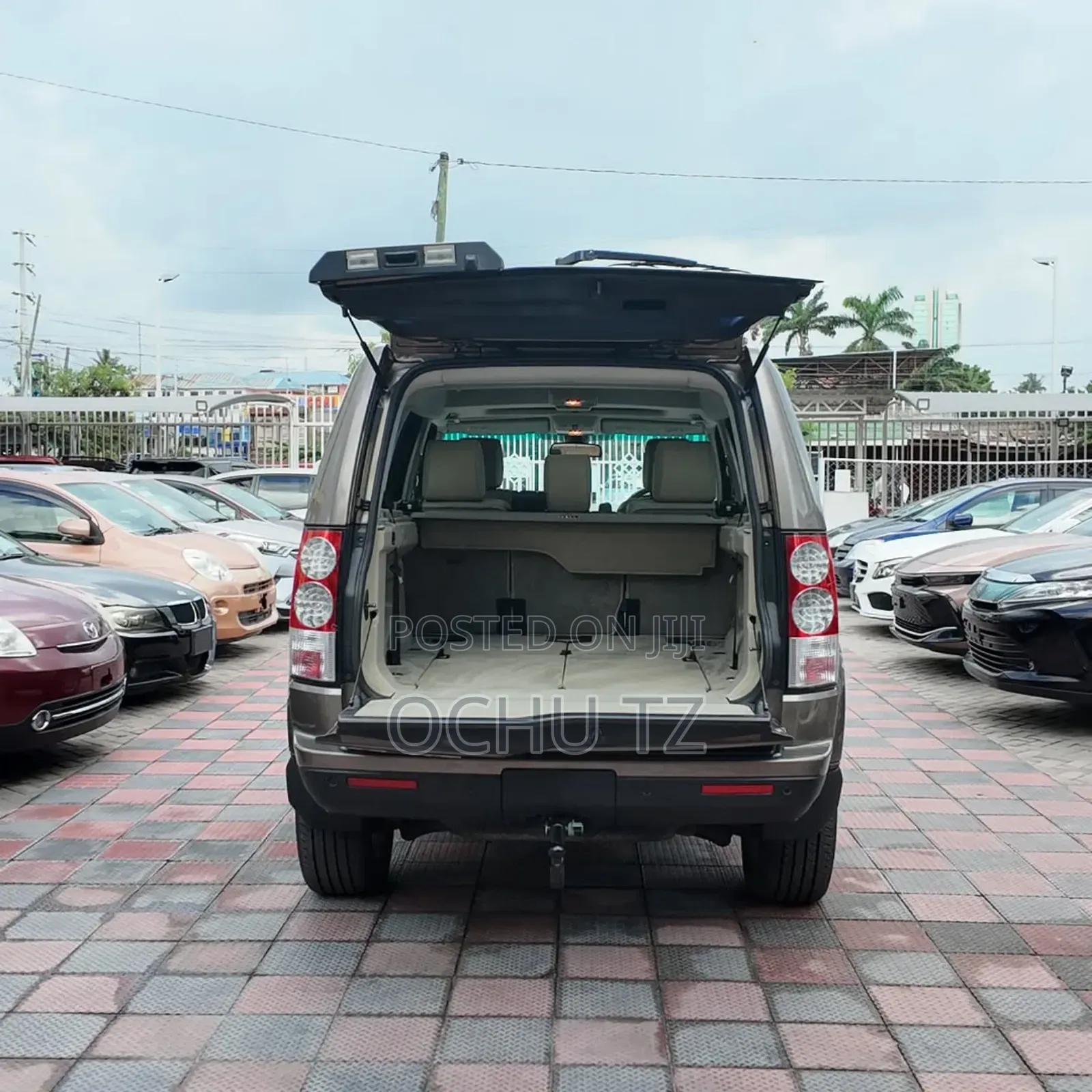 Land Rover Discovery 2010 Gray