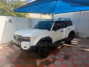 Toyota Land Cruiser Prado 2.8 2024 White