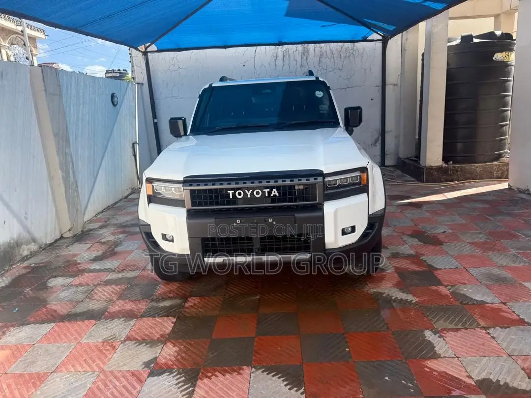 Toyota Land Cruiser Prado 2.8 2024 White