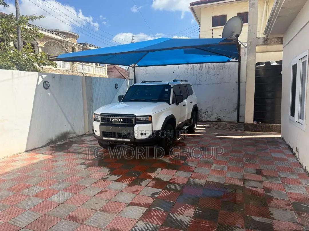 Toyota Land Cruiser Prado 2.8 2024 White