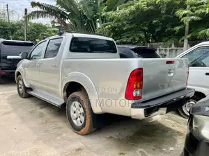 Toyota Hilux 2.5 D-4D Double Cab 4x4 SRX 2007 Silver
