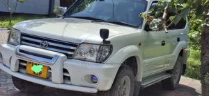 Toyota IST 1999 Off white