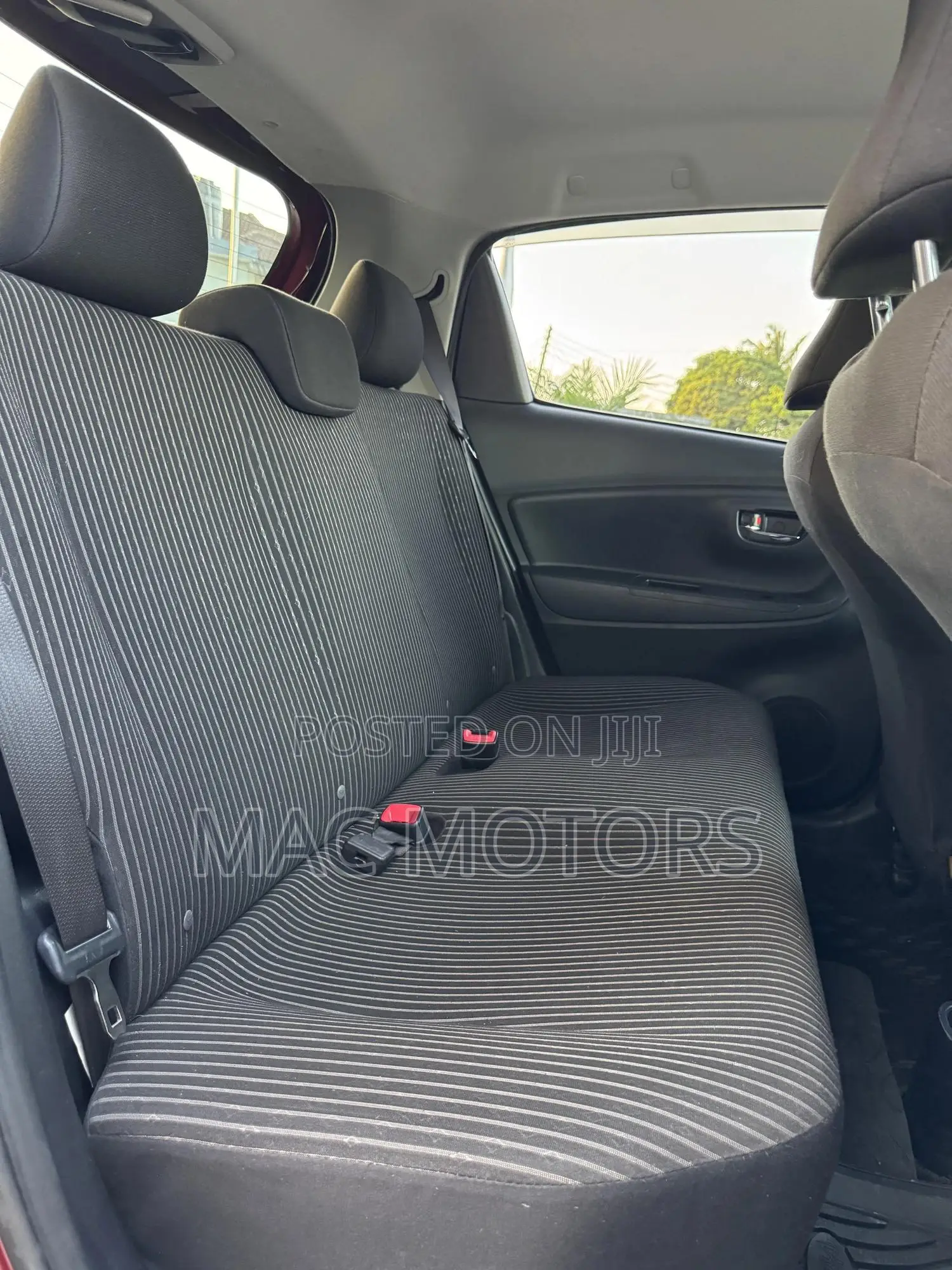 Toyota Vitz 1.0 FWD 5dr 2016 Burgundy