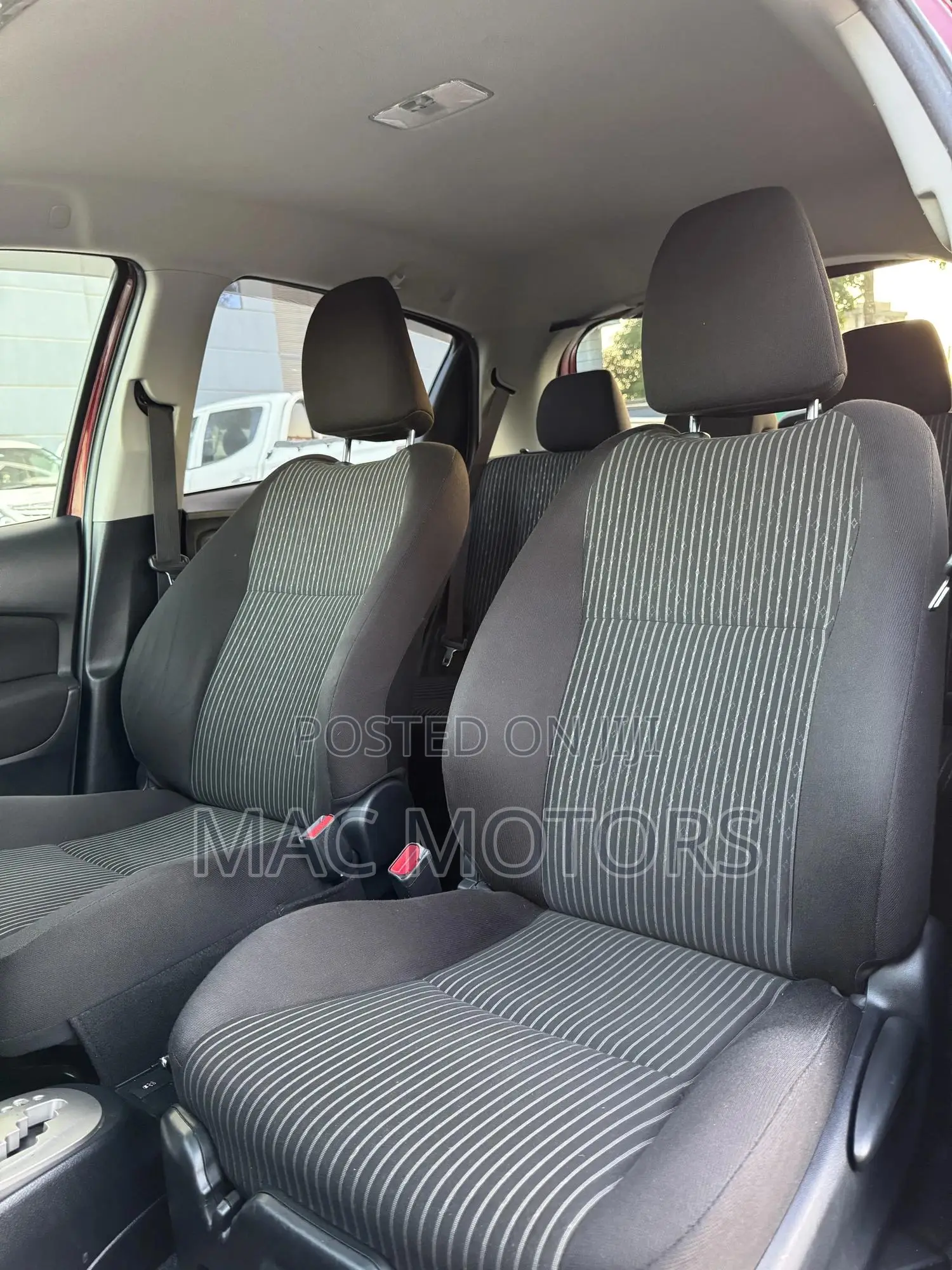 Toyota Vitz 1.0 FWD 5dr 2016 Burgundy