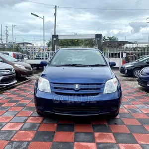 Toyota IST 2002 Blue