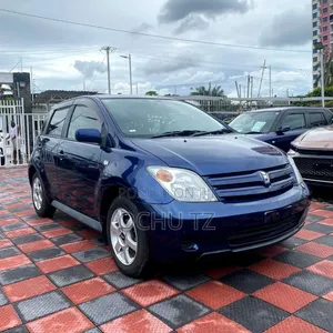 Toyota IST 2002 Blue