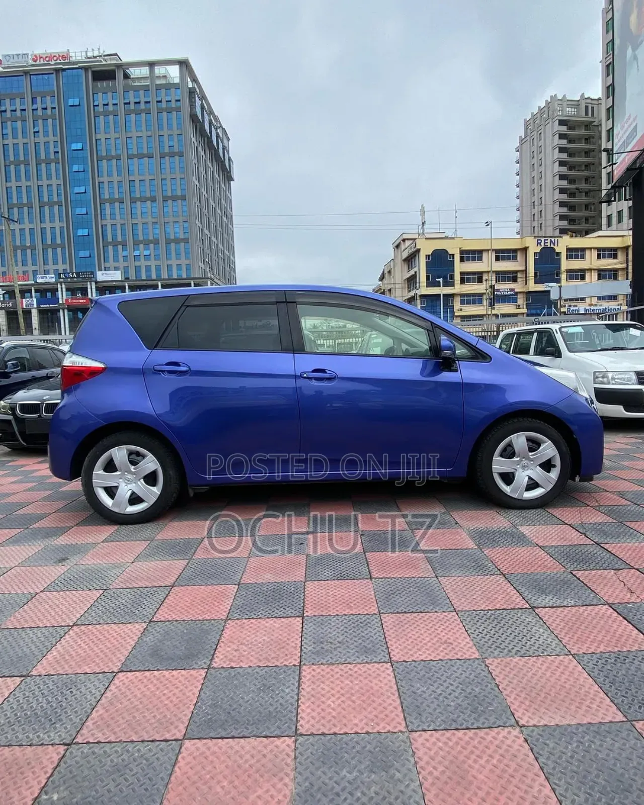 Toyota Ractis 2014 Blue