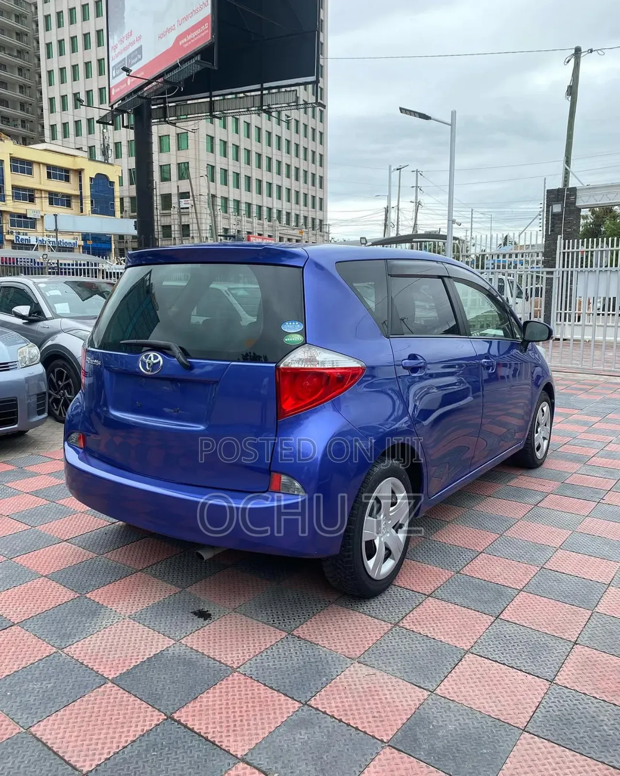 Toyota Ractis 2014 Blue