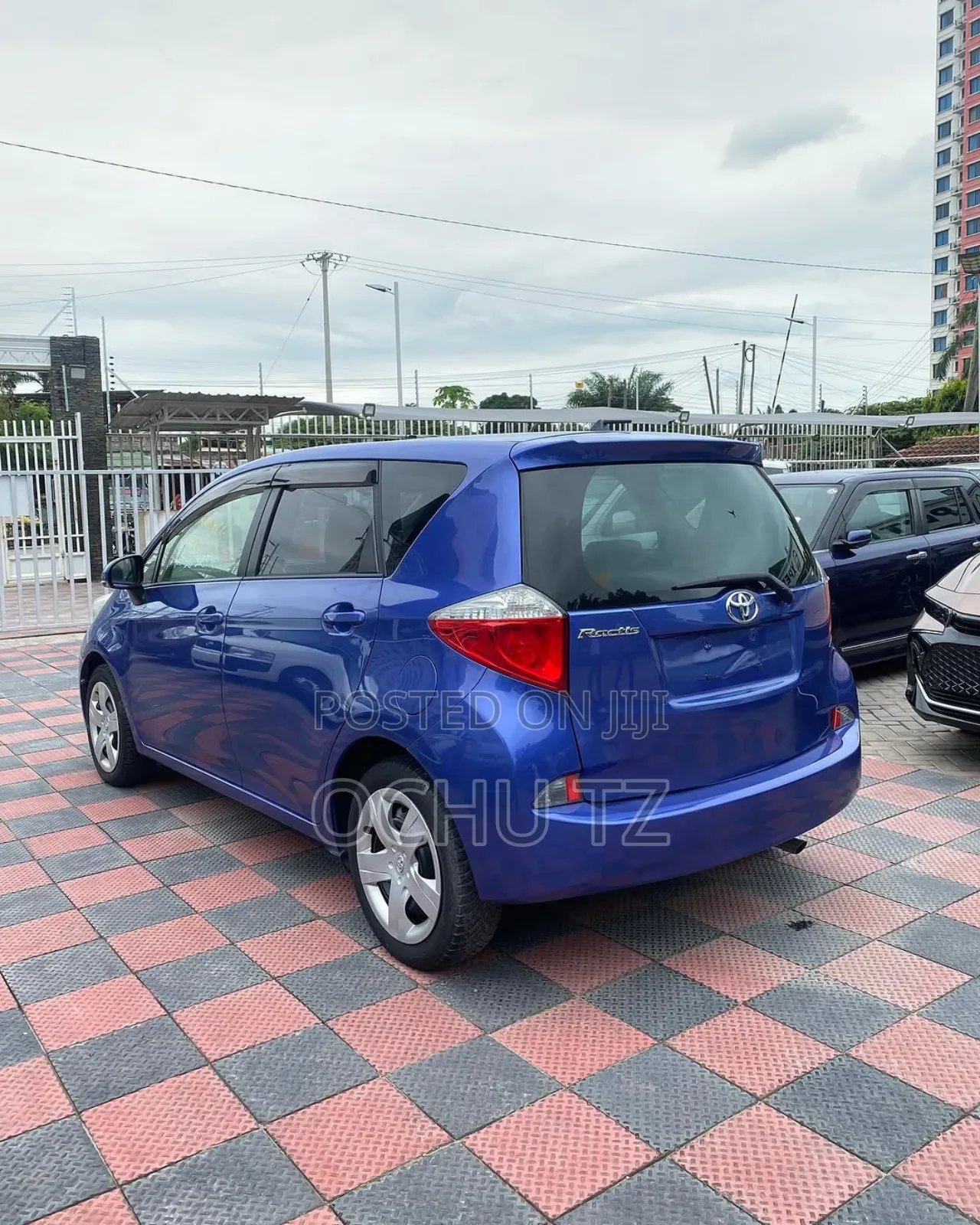 Toyota Ractis 2014 Blue