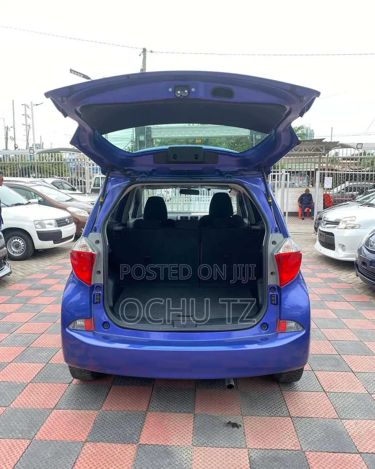 Toyota Ractis 2014 Blue