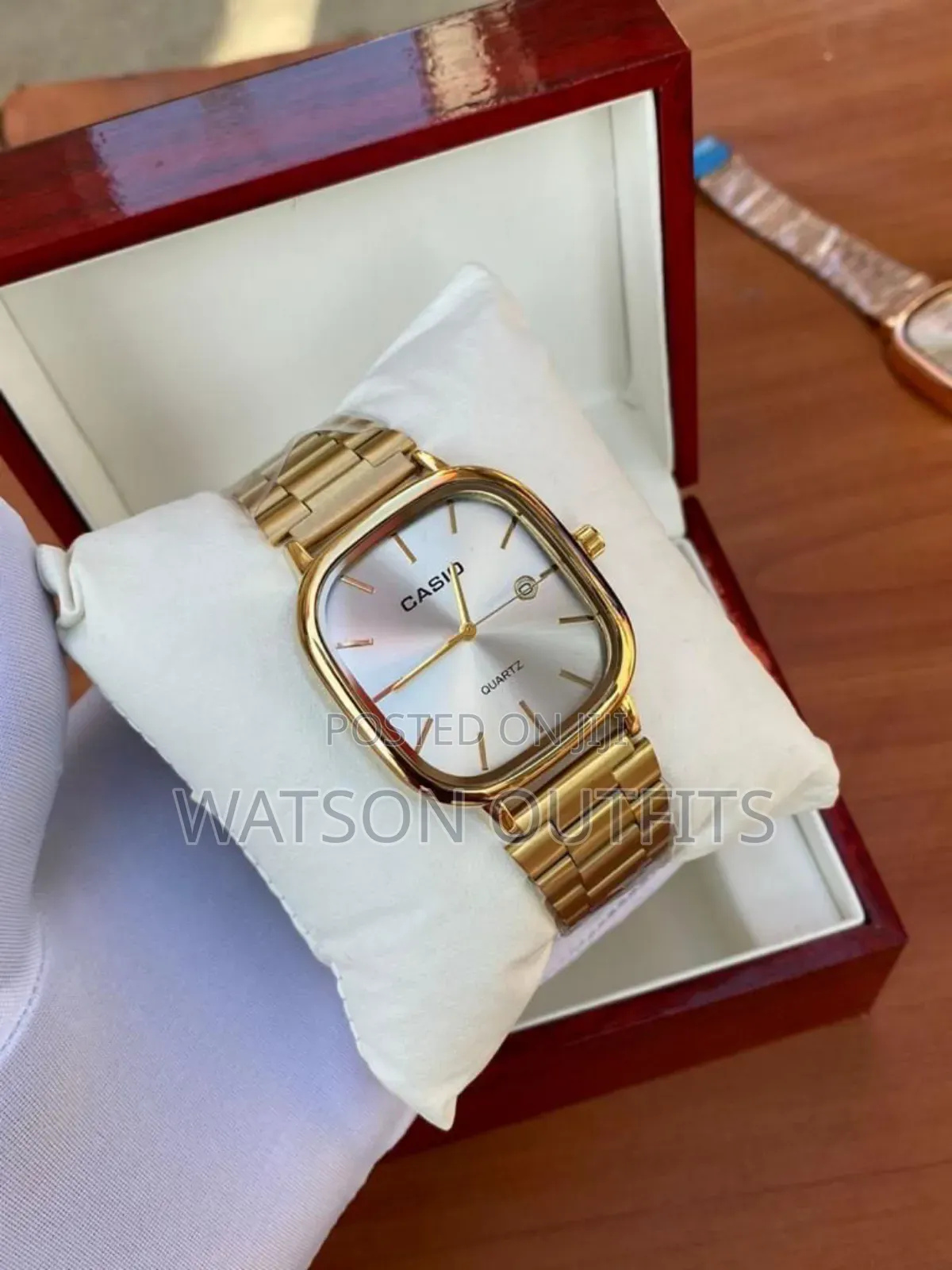 Women's and Men's Analogue and Date Watches