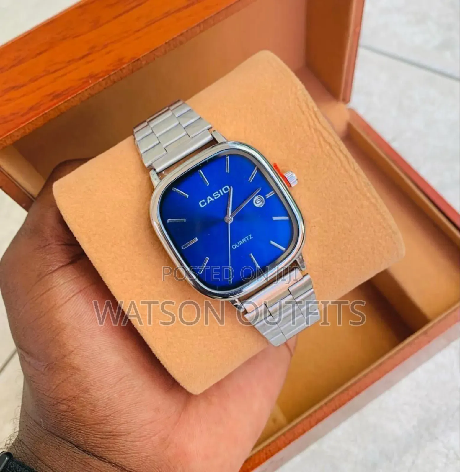 Women's and Men's Analogue and Date Watches