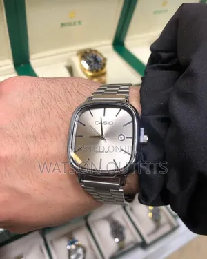 Women's and Men's Analogue and Date Watches