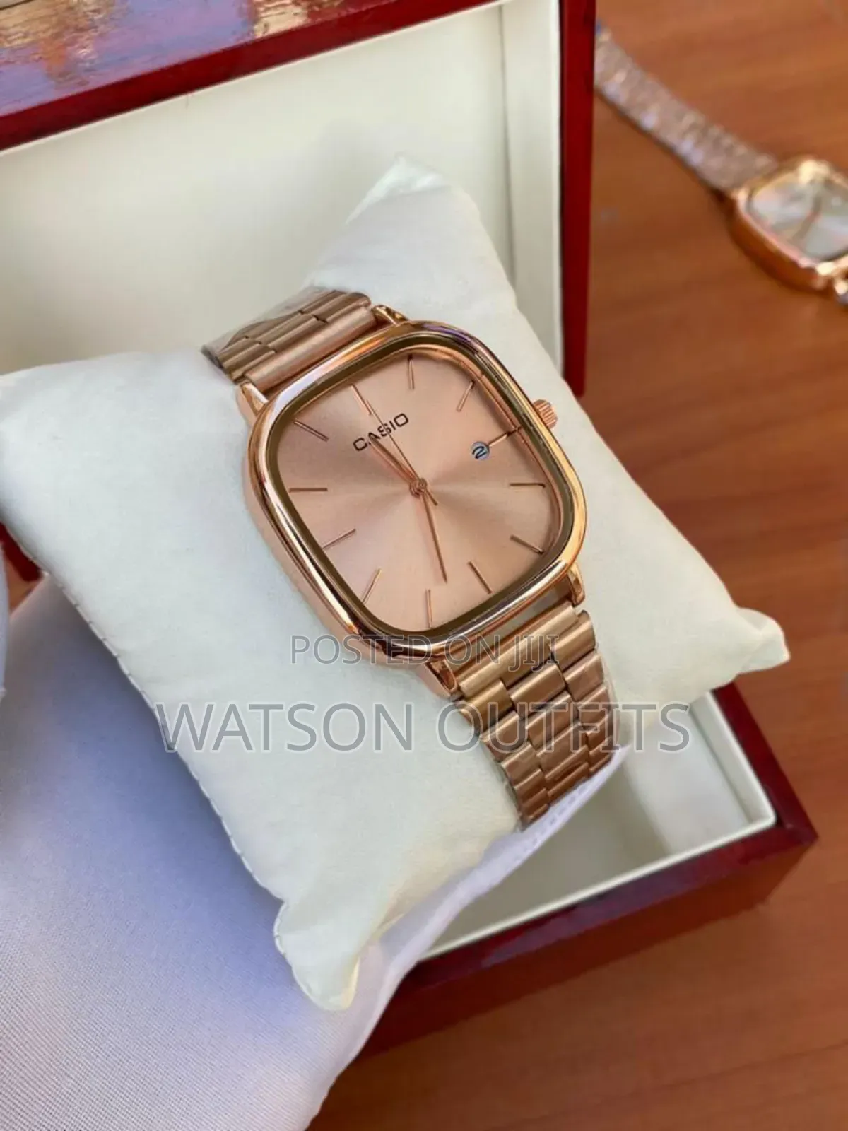 Women's and Men's Analogue and Date Watches