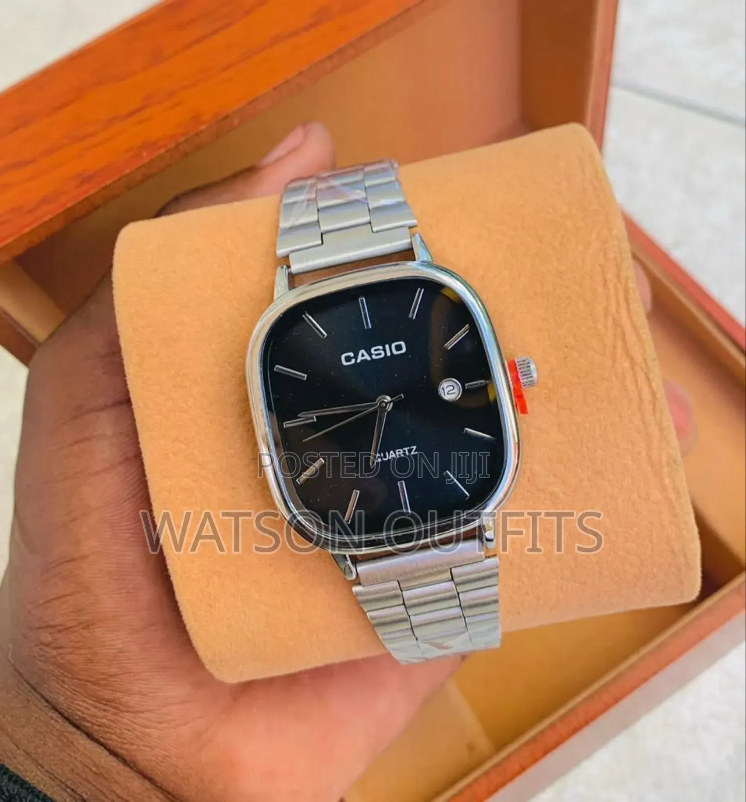 Women's and Men's Analogue and Date Watches