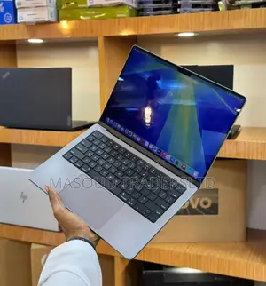Laptop Apple MacBook Pro 2021 M1 16GB Apple M1 Pro SSD 512GB