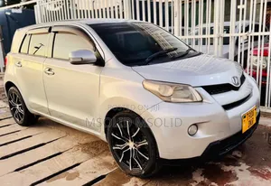 Toyota IST 2009 Silver