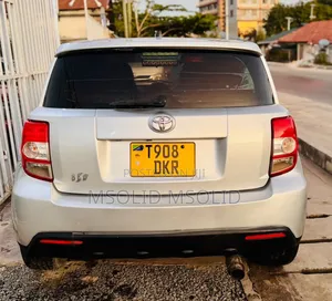 Toyota IST 2009 Silver
