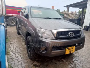 Toyota Hilux 3.0 D-4D 4x4 2014 Gray