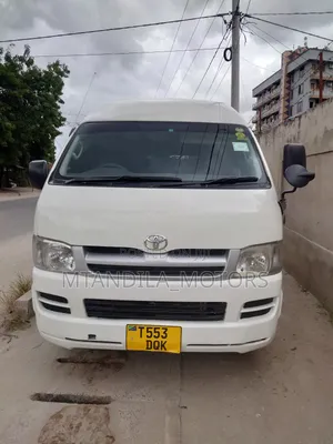 Toyota Quantum 2010 White