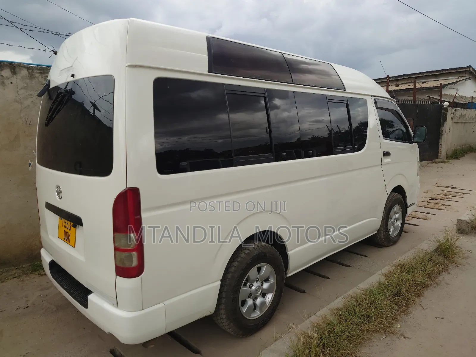 Toyota Quantum 2010 White