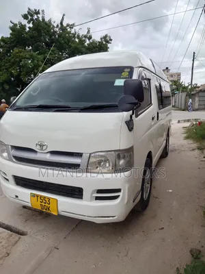 Toyota Quantum 2010 White