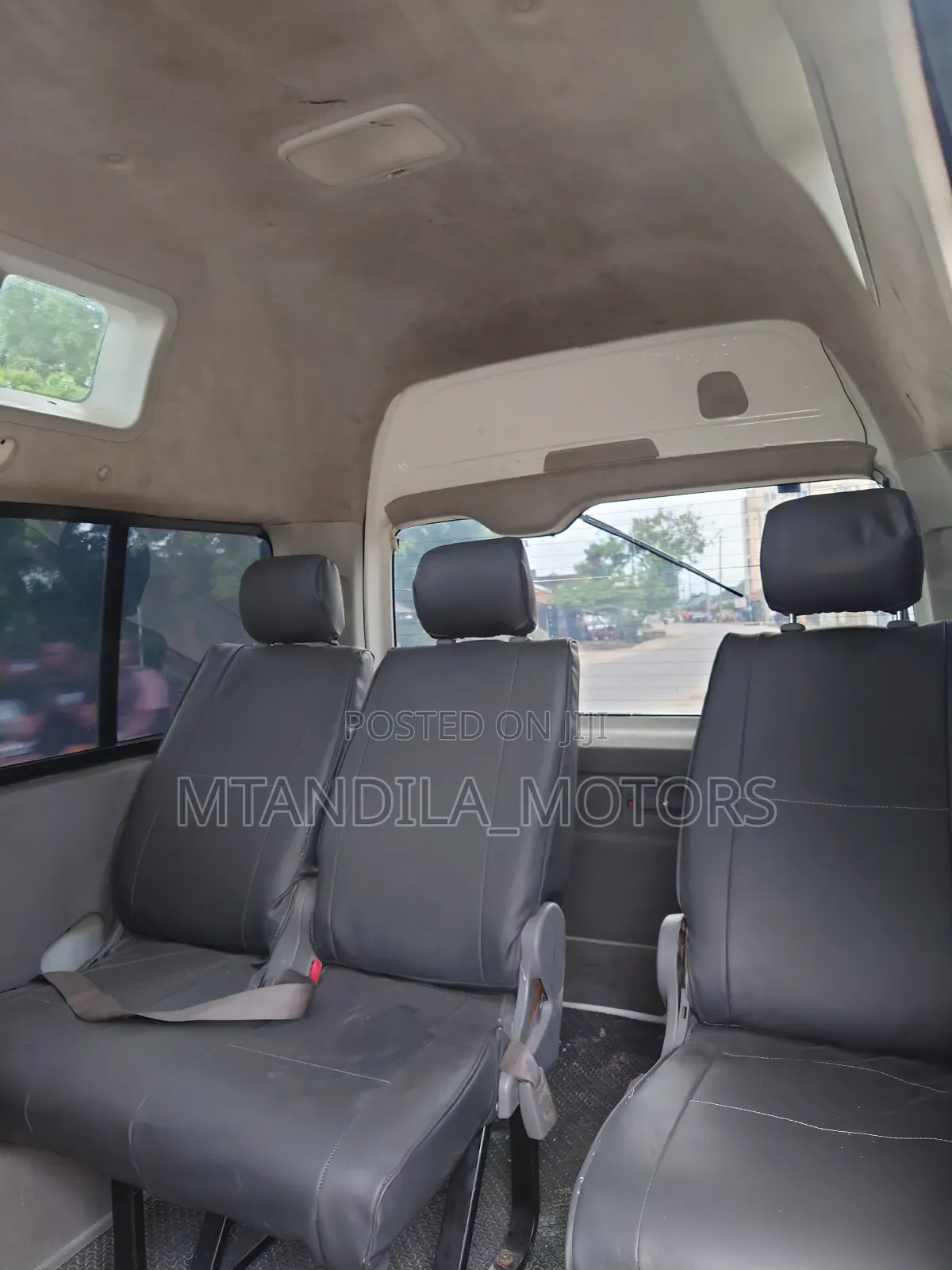 Toyota Quantum 2010 White