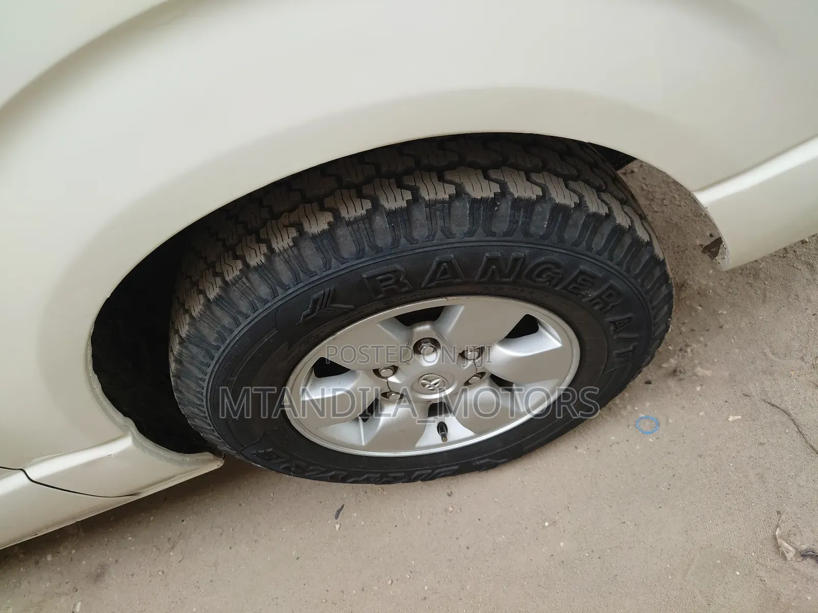 Toyota Quantum 2010 White