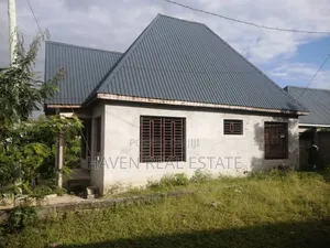 3bdrm House in Goba for sale
