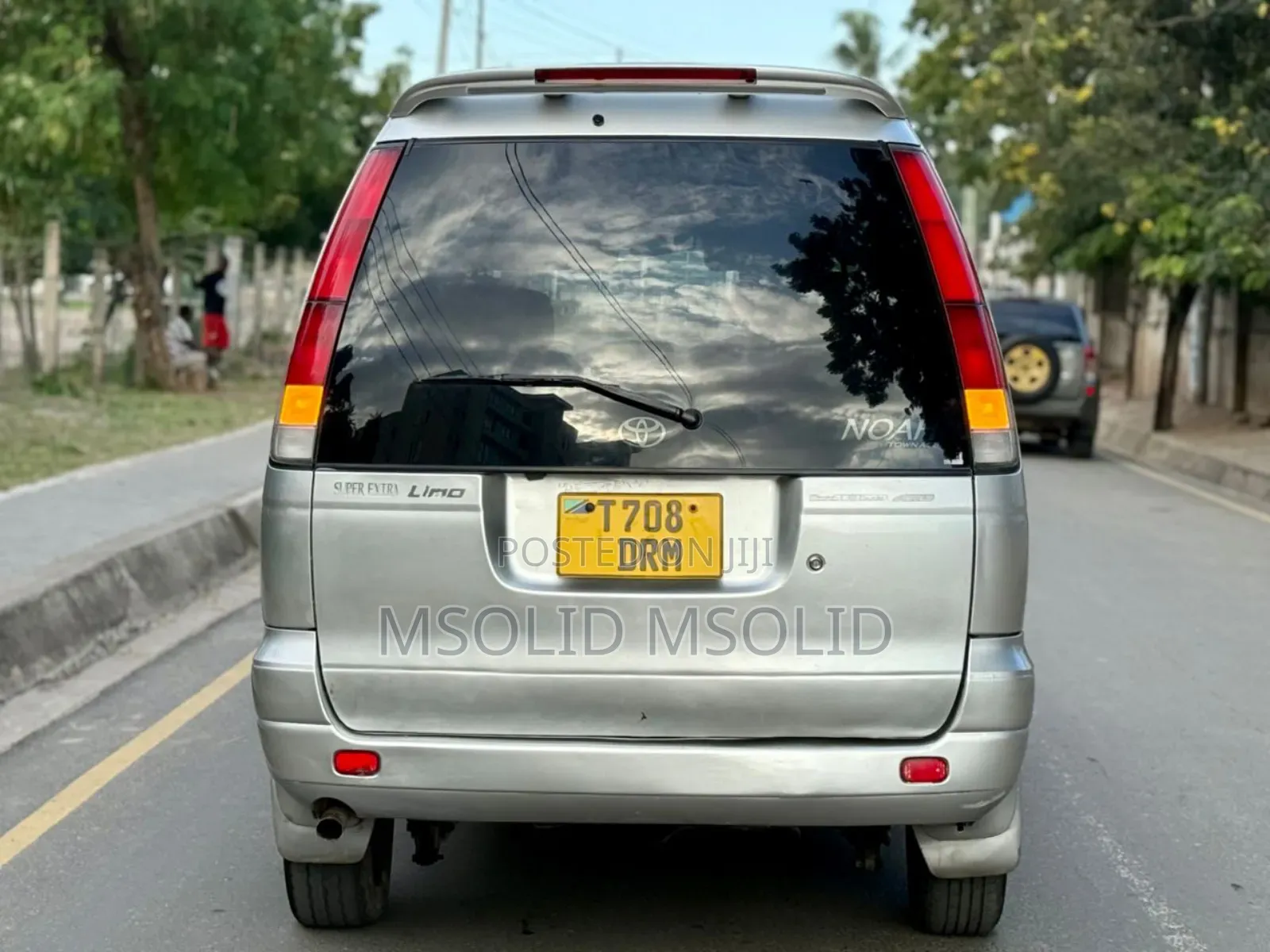 Toyota Noah 2003 Silver