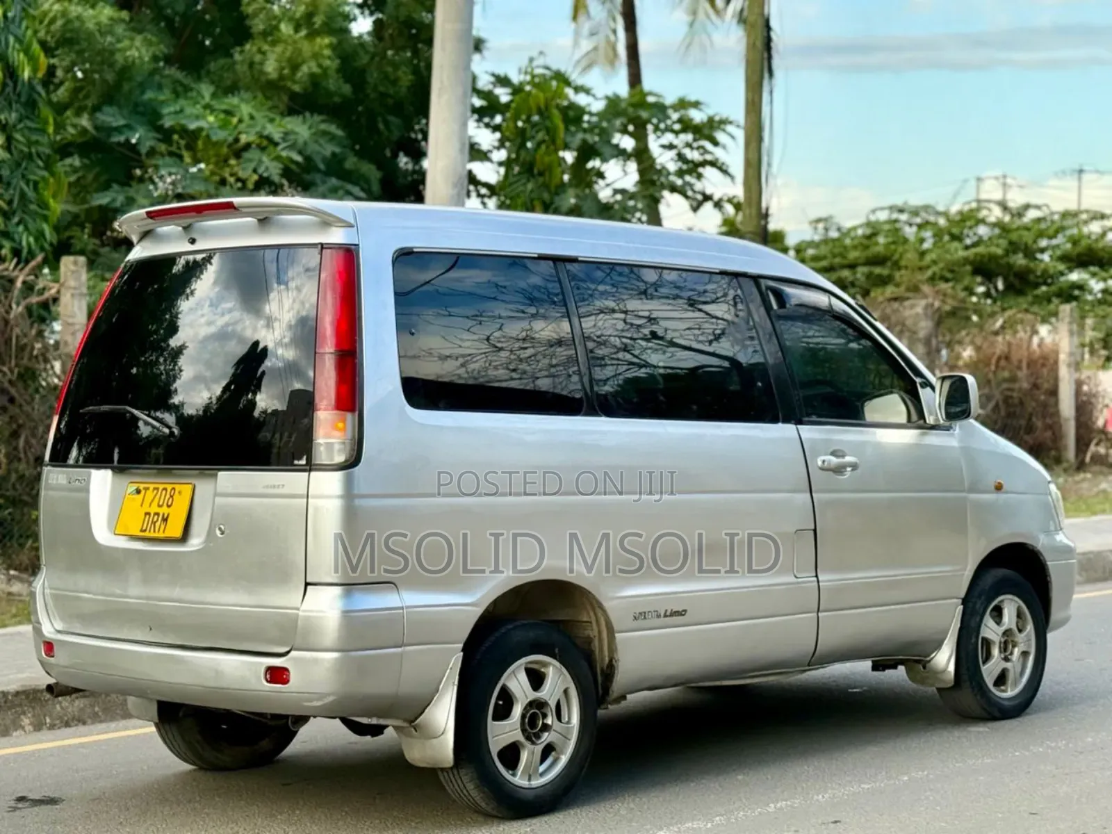 Toyota Noah 2003 Silver