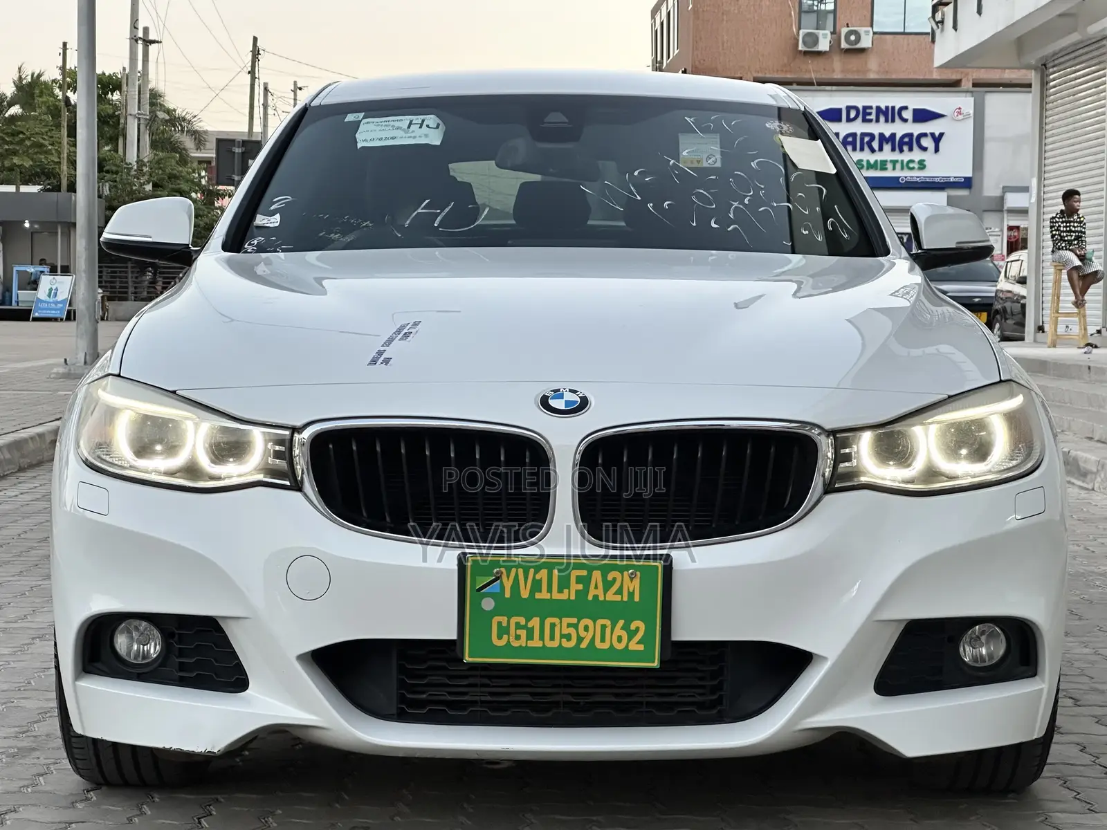 BMW 320i 2013 White