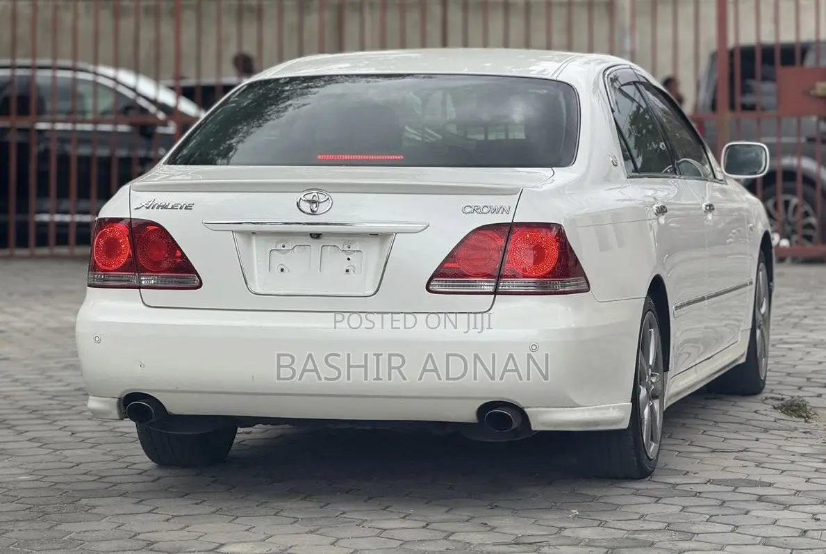 Toyota Crown 2005 White