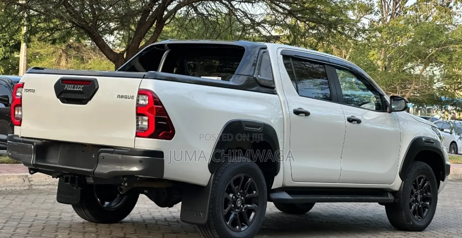 Toyota Hilux 2023 White