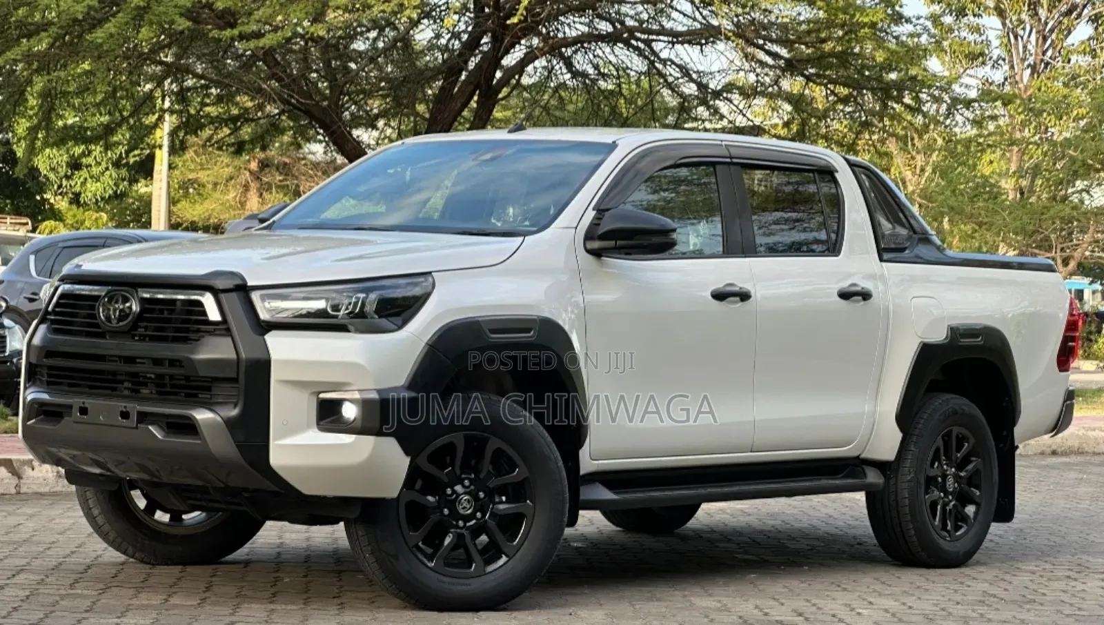Toyota Hilux 2023 White