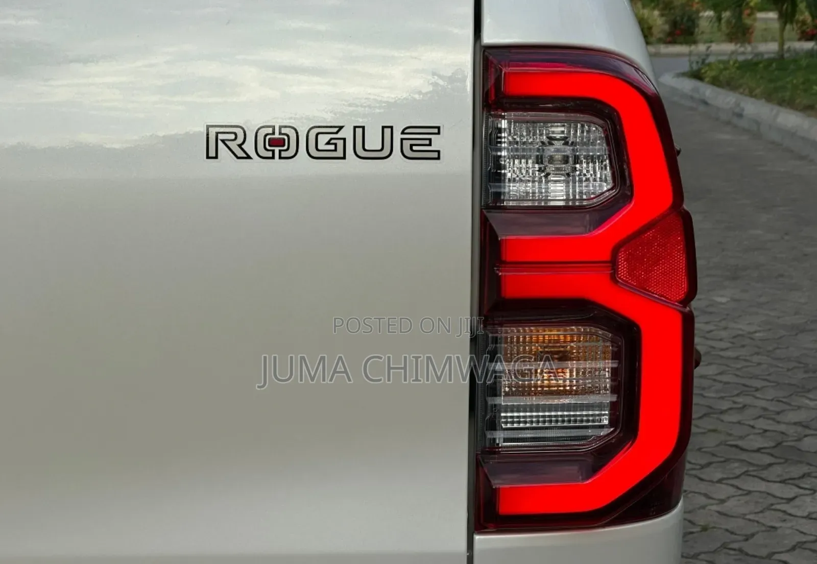 Toyota Hilux 2023 White
