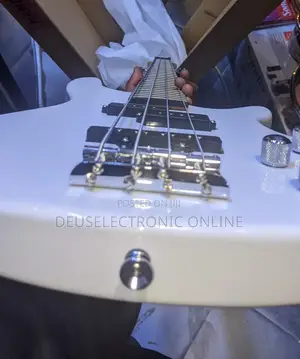 Electric Bass Guitar 4 Nyuzi