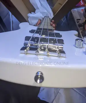 Electric Bass Guitar 4 Nyuzi