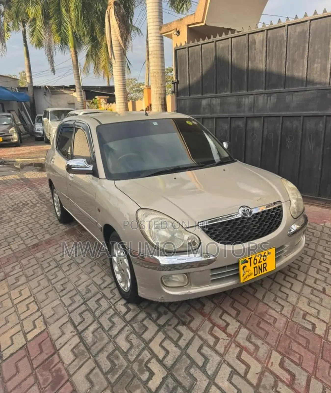 Toyota Duet 2002 Gold