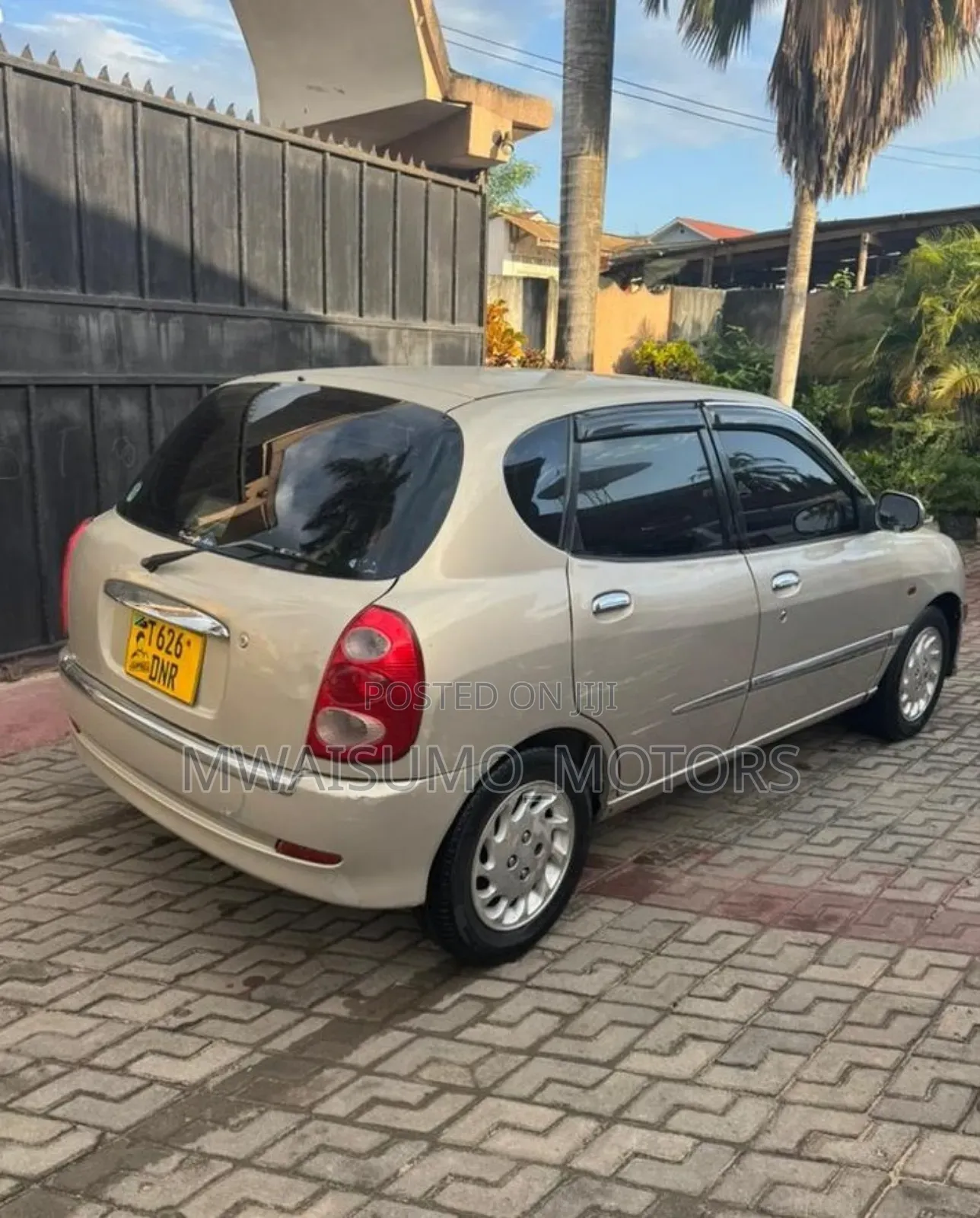 Toyota Duet 2002 Gold