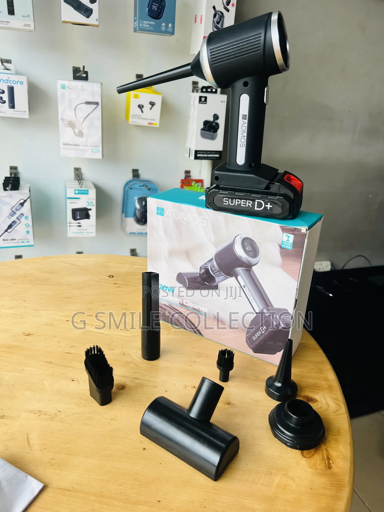 Admos Vaccum Cleaner