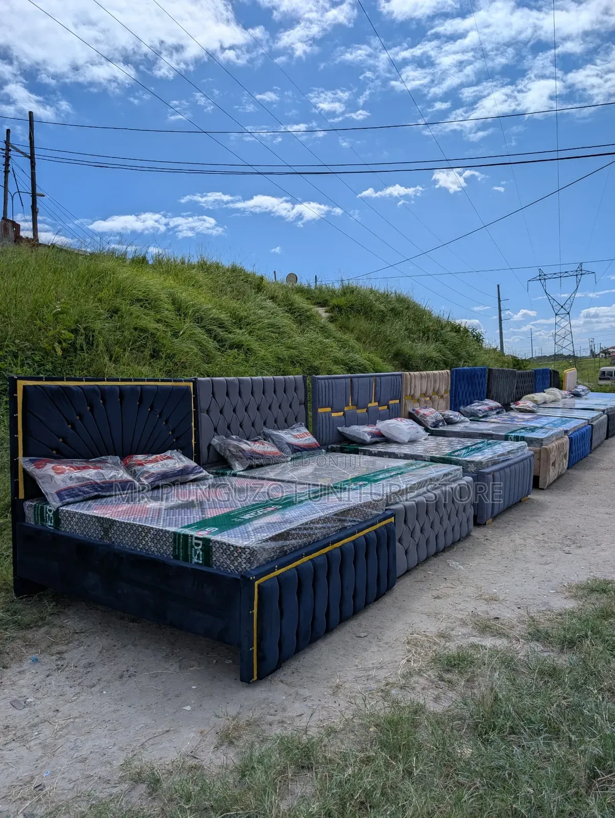 Kitanda Godolo Na Ofa Ya Mito Miwili Bed Sofa With Mattress