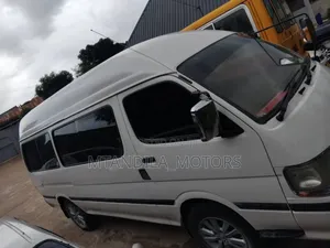 Toyota Grand HiAce 2004 White