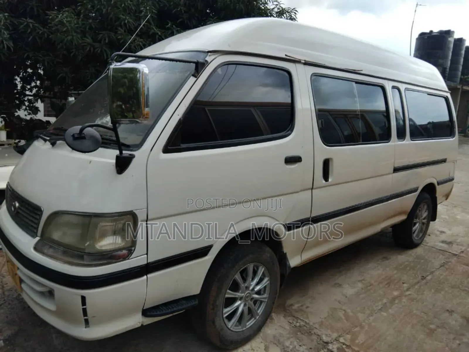 Toyota Grand HiAce 2004 White