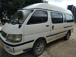 Toyota Grand HiAce 2004 White
