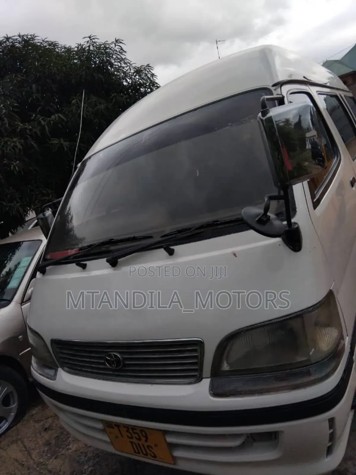 Toyota Grand HiAce 2004 White