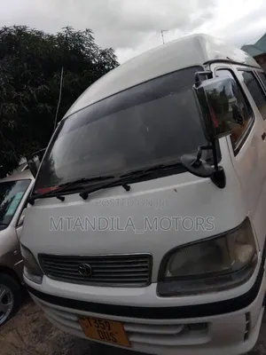 Toyota Grand HiAce 2004 White